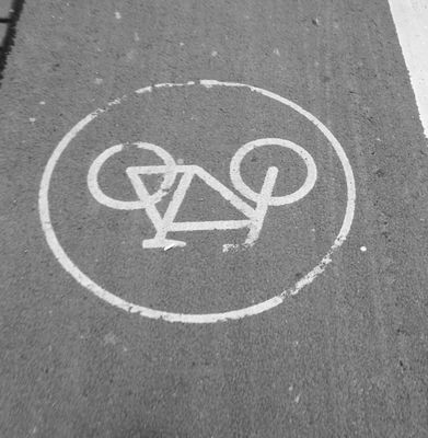 Fahrradweg-Symbol auf Boden